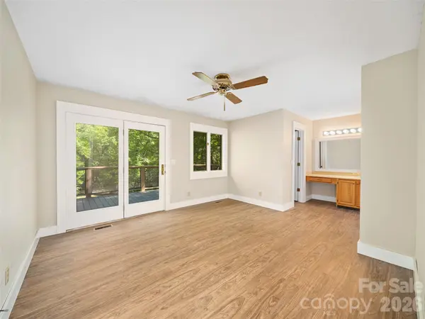 303 Brightwater Heights DR, Hendersonville, NC 28791