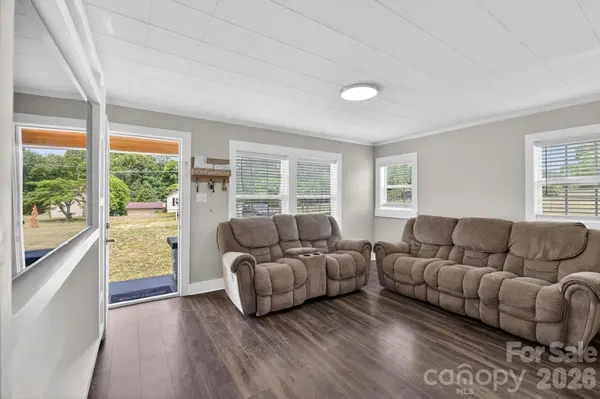 2076 Connelly Springs RD, Lenoir, NC 28645