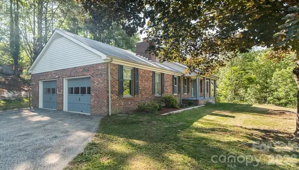 14 Jack Sullins RD, Spruce Pine, NC 28777