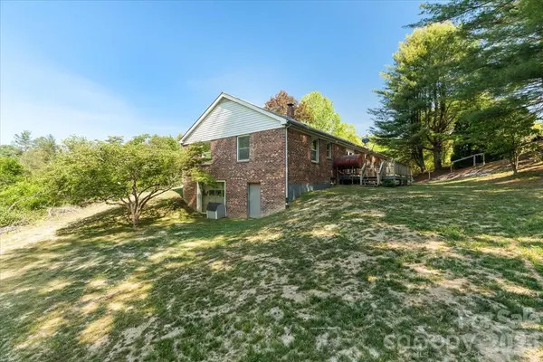 14 Jack Sullins RD, Spruce Pine, NC 28777