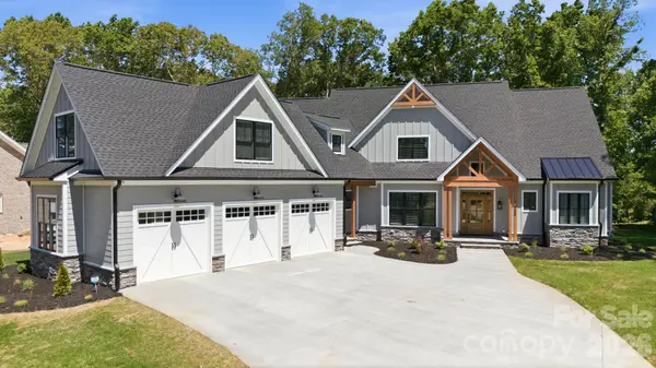 7566 Whisper Hollow LN, Lewisville, NC 27023