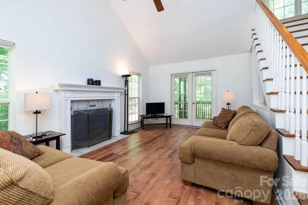 757 Zelda CT, Hendersonville, NC 28792