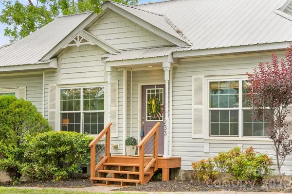 233 Thompson Cove RD, Clyde, NC 28721