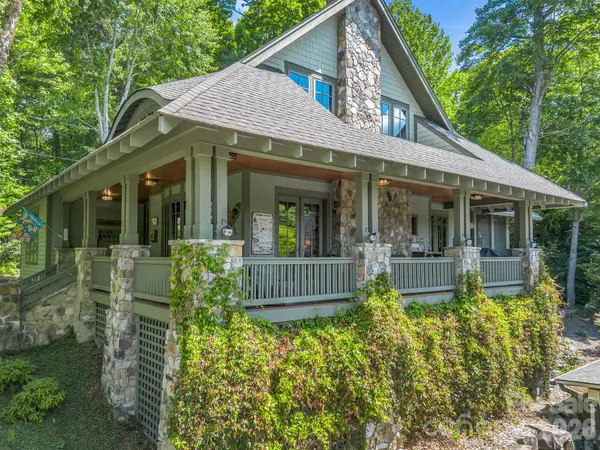 5 Longfellow DR, Black Mountain, NC 28711