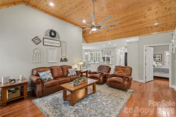 112 Solar DR, Hudson, NC 28638