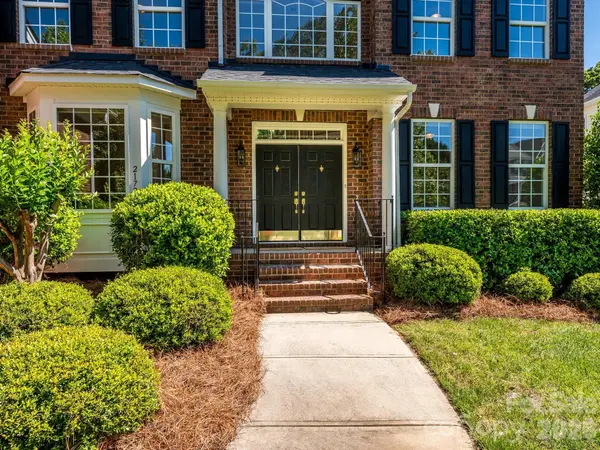 2172 Woodstream RD, Harrisburg, NC 28075
