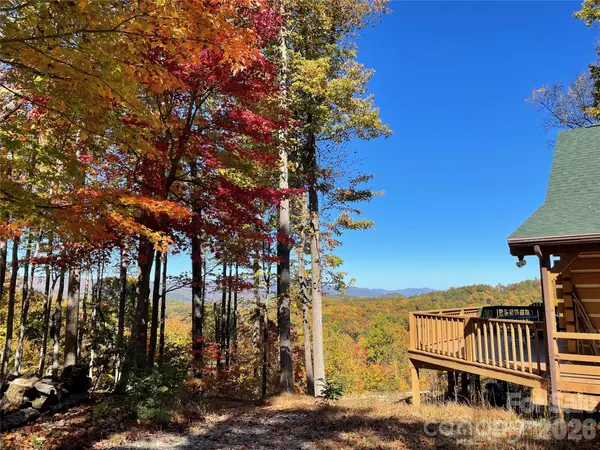178 Tablerock DR, Saluda, NC 28773