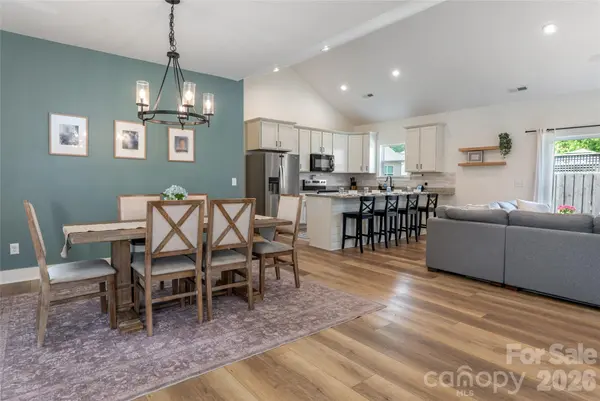 185 Springfield Meadow DR, Etowah, NC 28729