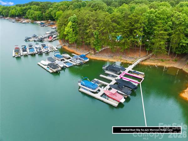 121 Morrows Ridge LN, Mooresville, NC 28117