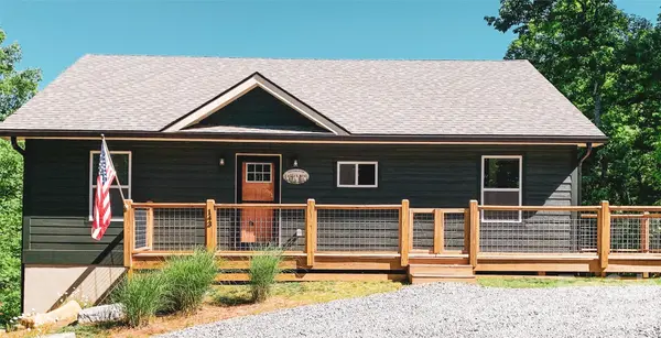143 Eagles AVE, Lake Lure, NC 28746