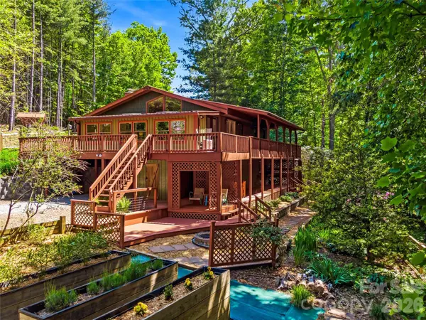 200 River Ridge DR, Burnsville, NC 28714