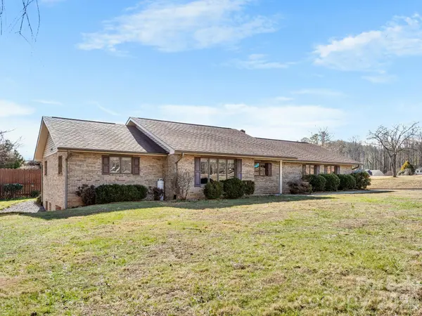 1287 Charlotte HWY, Fairview, NC 28730