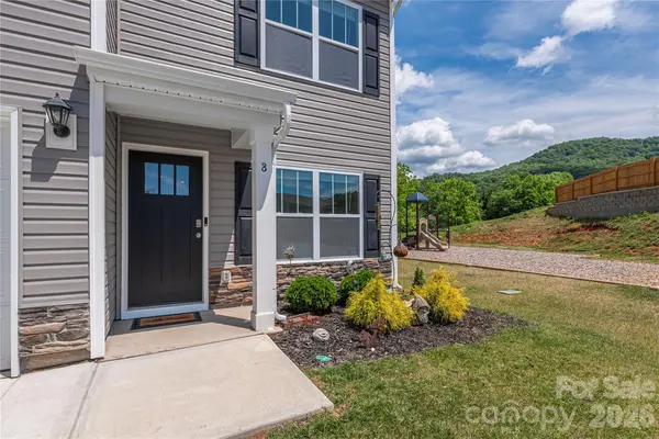 8 Madelyn DR, Clyde, NC 28721