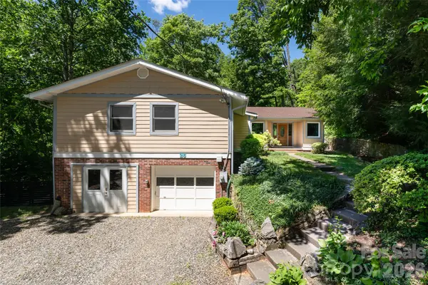 26 Utopia RD, Asheville, NC 28805