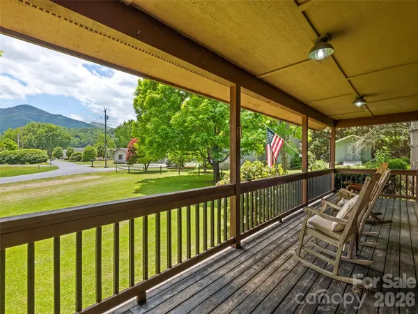 165 Clearwater DR, Waynesville, NC 28785