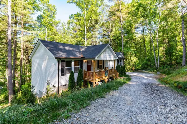30 Edmond Woods PL, Fairview, NC 28730