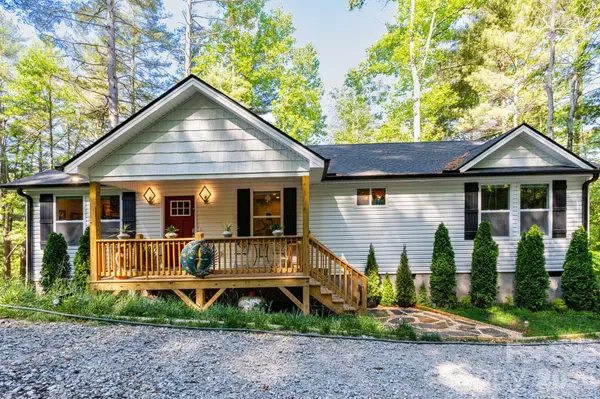 30 Edmond Woods PL, Fairview, NC 28730