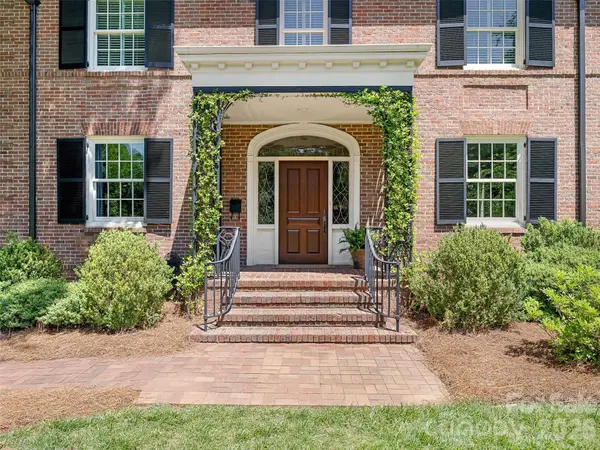 714 Edgehill RD N, Charlotte, NC 28207