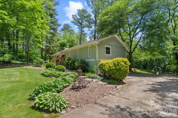 16 Chipping Green DR, Arden, NC 28704