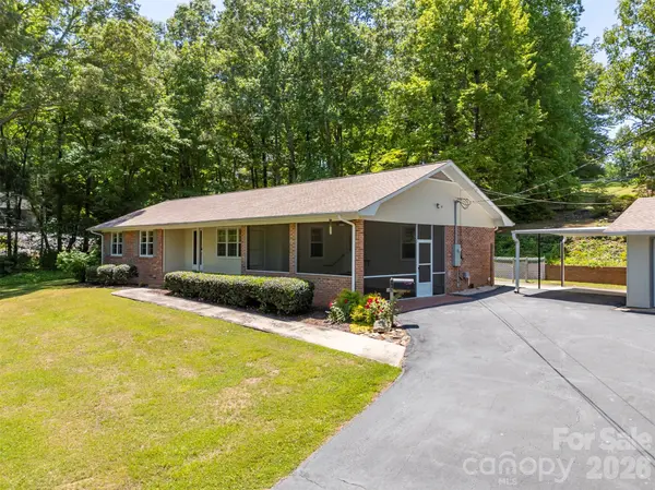 113 Chestnut RD, Landrum, SC 29356