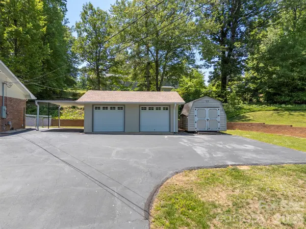 113 Chestnut RD, Landrum, SC 29356