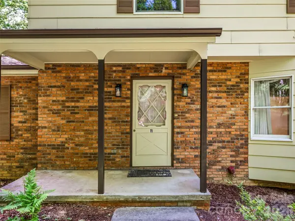 11 Woodmere DR, Arden, NC 28704