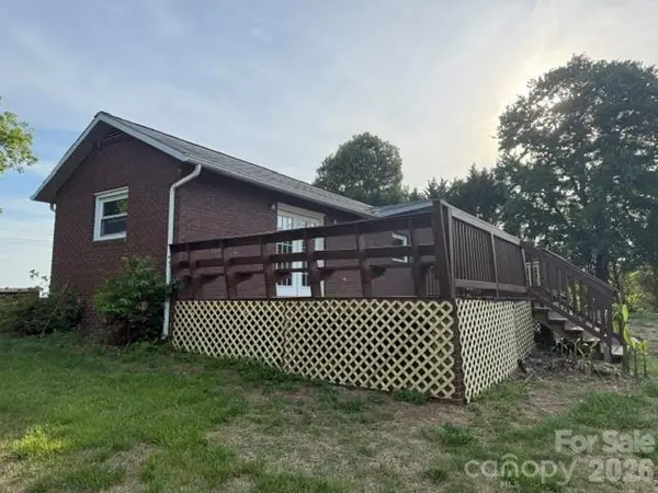 430 Ode Kerley LN, Taylorsville, NC 28681