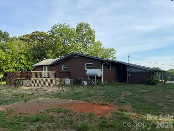 430 Ode Kerley LN, Taylorsville, NC 28681