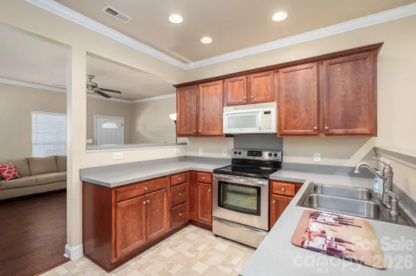 7212 Pinfeather CIR, Cramerton, NC 28032