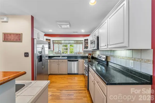 183 Greenlea CIR, Taylorsville, NC 28681