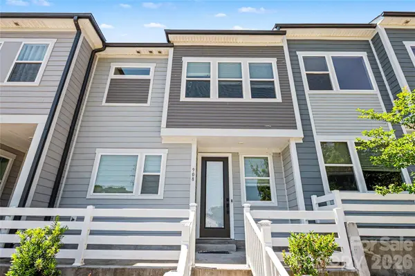 908 Kinsey ALY, Charlotte, NC 28217