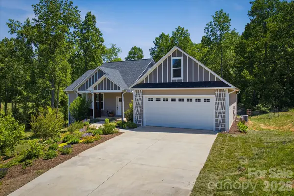 3056 Richard ST, Morganton, NC 28655