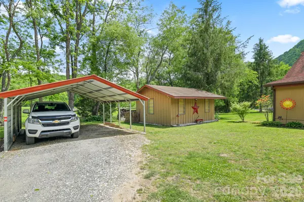 300 Bugle Boy DR, Cullowhee, NC 28723