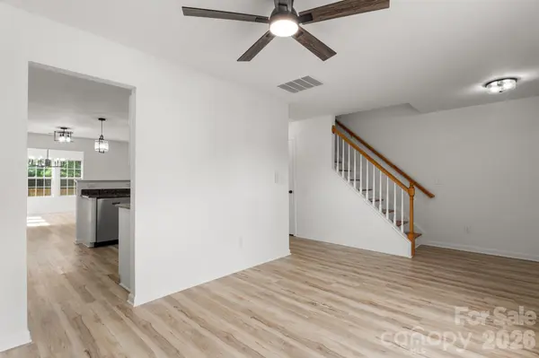 8723 Buttonwood CT, Charlotte, NC 28215