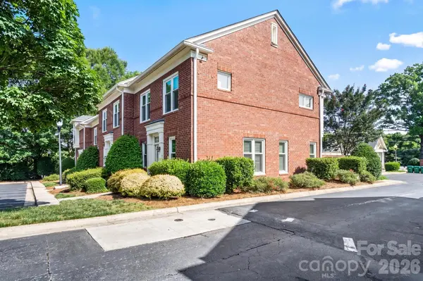 2538 Dilworth Heights LN, Charlotte, NC 28209