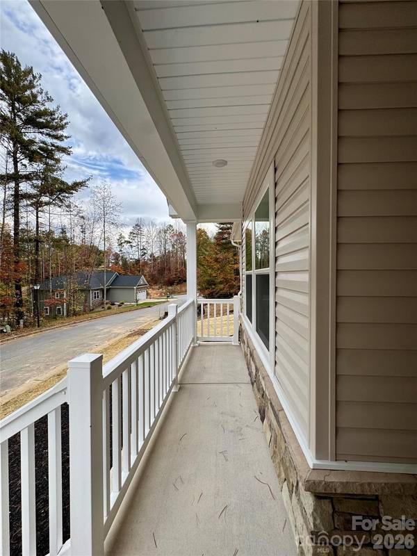403 Scarlett Oak CT NE, Lenoir, NC 28605
