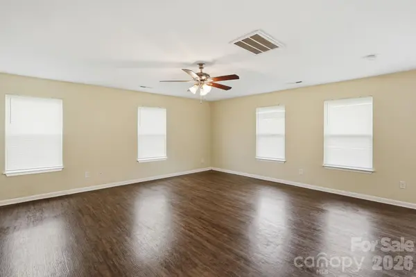 5056 Broad Leaf CT, Dallas, NC 28034