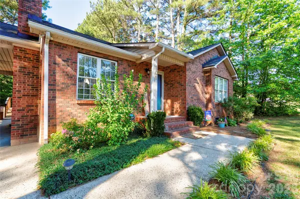 101 Doree LN, Crouse, NC 28033