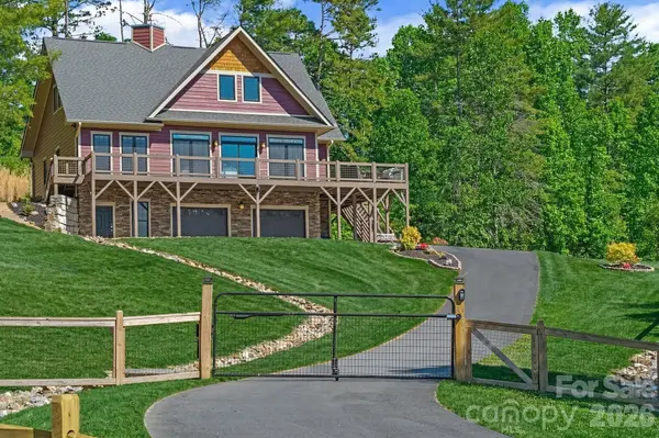 66 Nader AVE, Weaverville, NC 28787