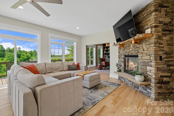 66 Nader AVE, Weaverville, NC 28787