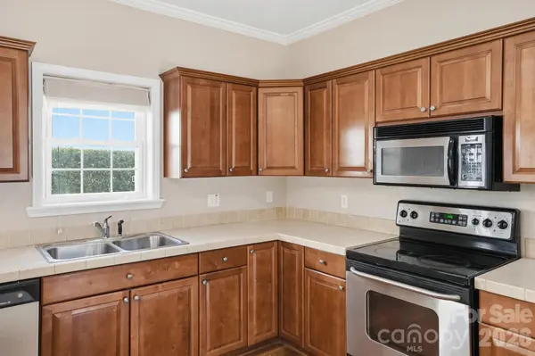 4322 Laurel Hill LN, Charlotte, NC 28217