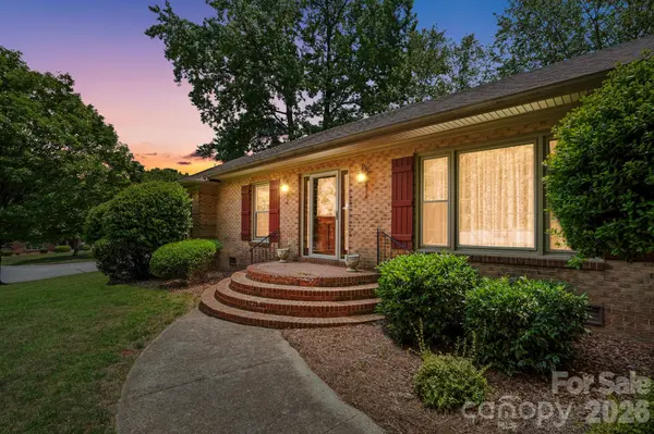 5705 Foxcrest DR,  Mint Hill,  NC 28227