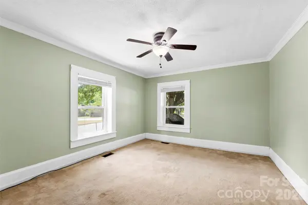602 E Lee AVE, Bessemer City, NC 28016