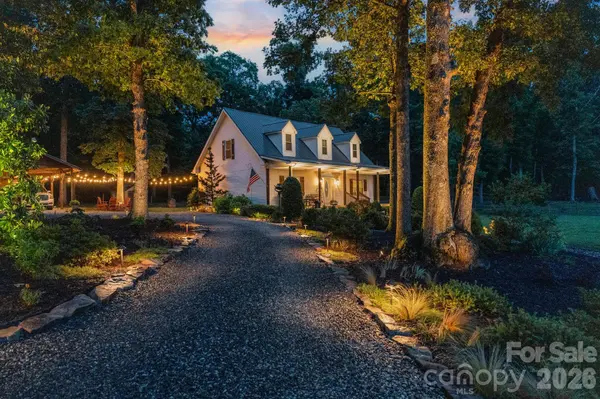 1744 Lowe DR, Catawba, NC 28609