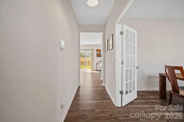 132 Ridgeview LN, Mars Hill, NC 28754