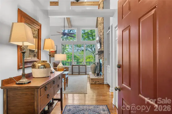 147 Club Colony LN, Lake Toxaway, NC 28747