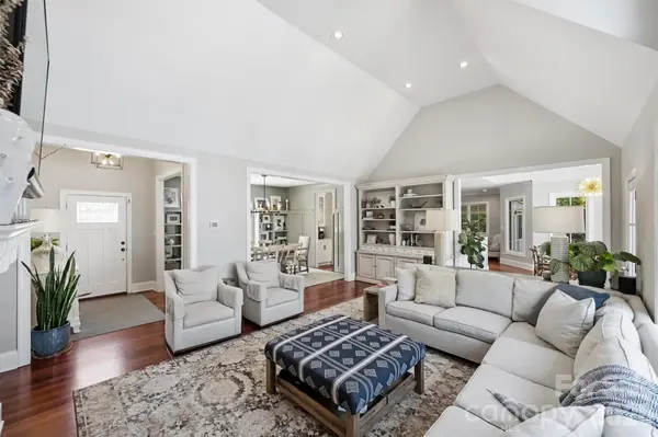 237 Hunter LN, Charlotte, NC 28211