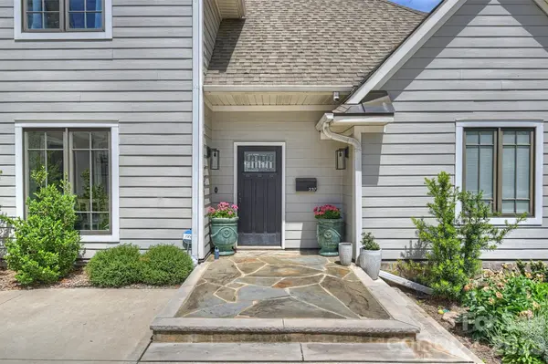 237 Hunter LN, Charlotte, NC 28211