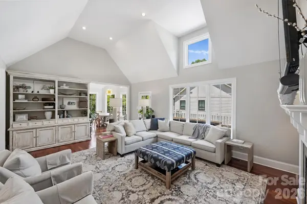 237 Hunter LN, Charlotte, NC 28211