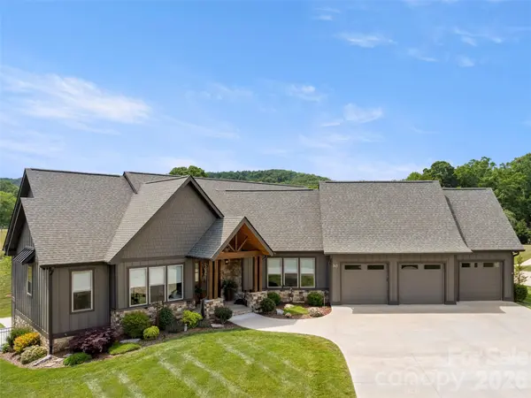 363 Samuel DR, Mills River, NC 28759